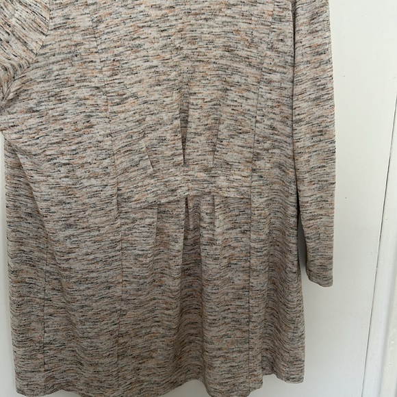 Beige sweater - Picture 2 of 4